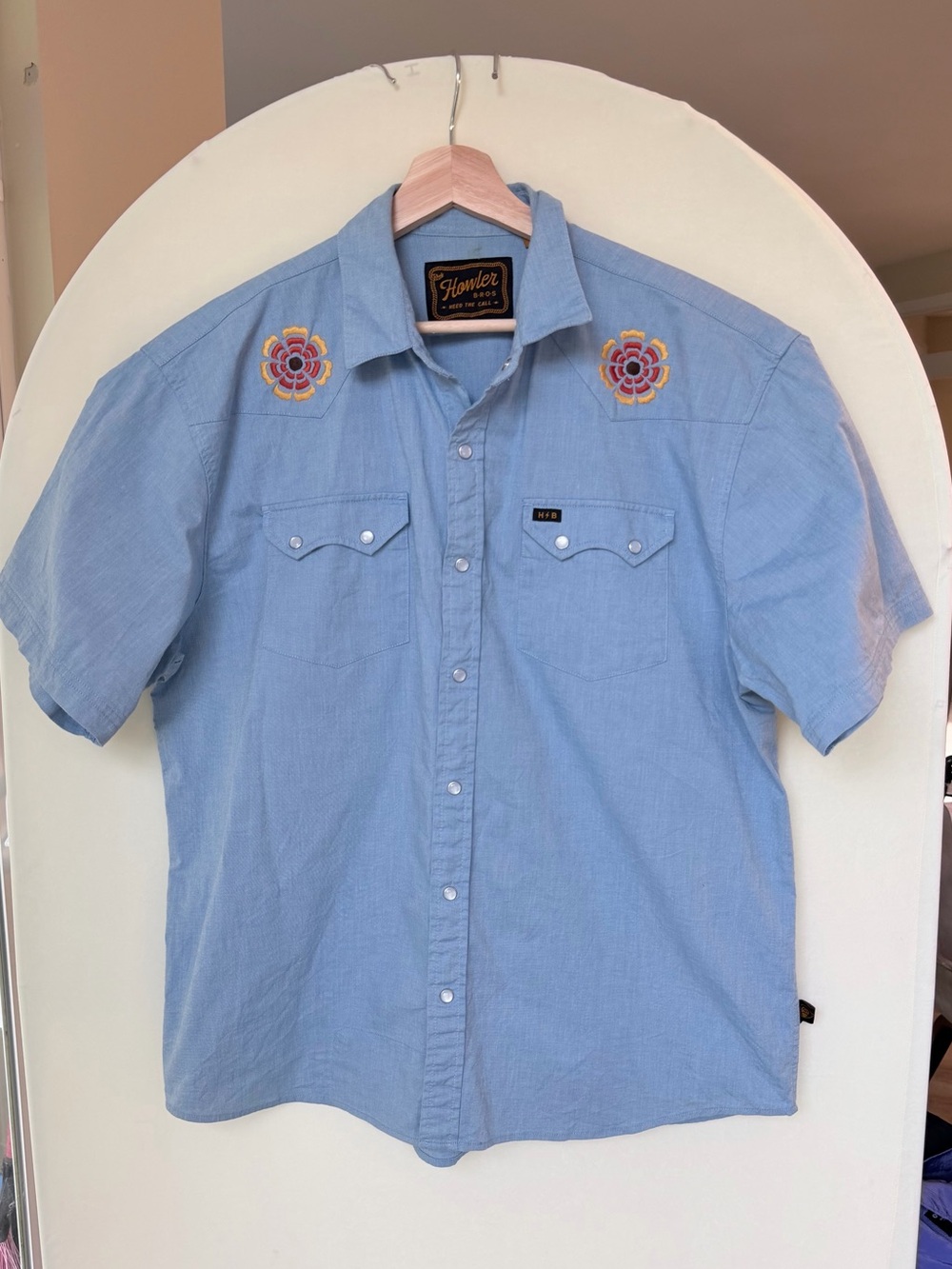Howler Brothers Short Sleeve Crosscut Deluxe Shirt Beach Blooms Blue Chambray L